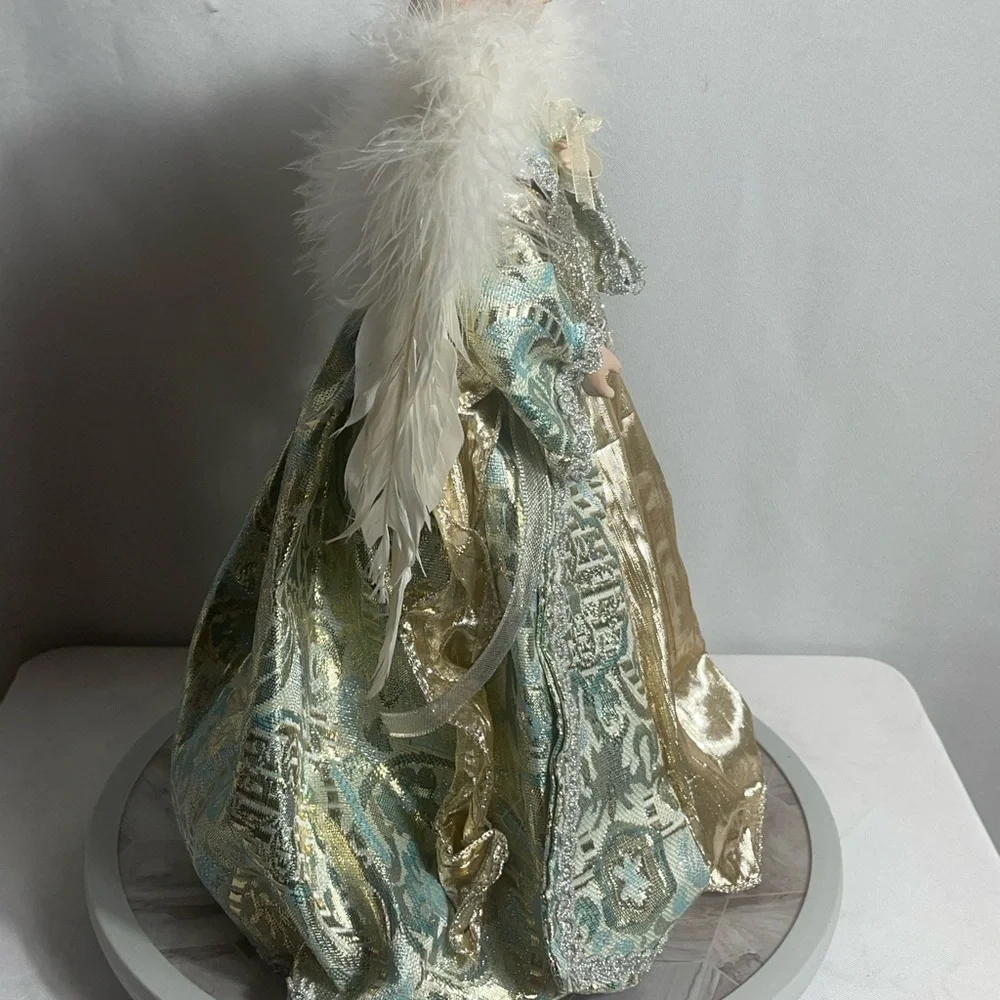 Source Unknown Angel Figurine with Gold and Cream Accents